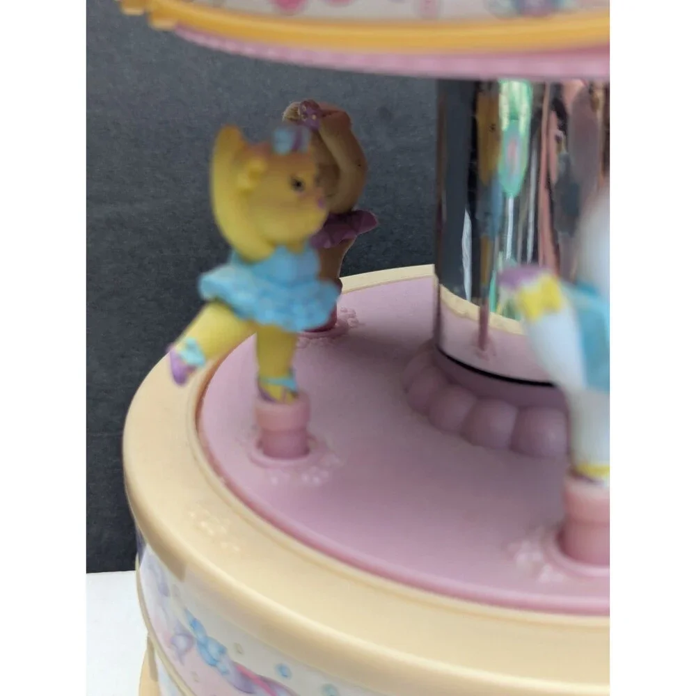 1999 Vtg Wind Up Music 'N Motion Carousel Jewelry Box Moose Mountain Care Bears